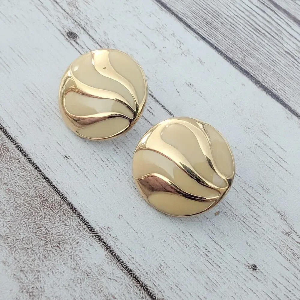 Vintage Clip On Earrings Retro Circle Cream & Gold Tone 0.75